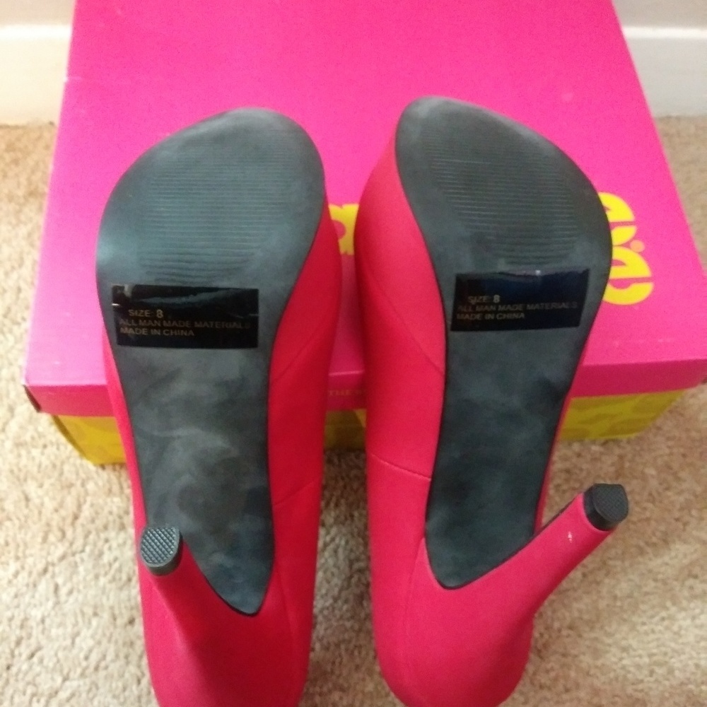 Shoes - Picture 3 of 4
